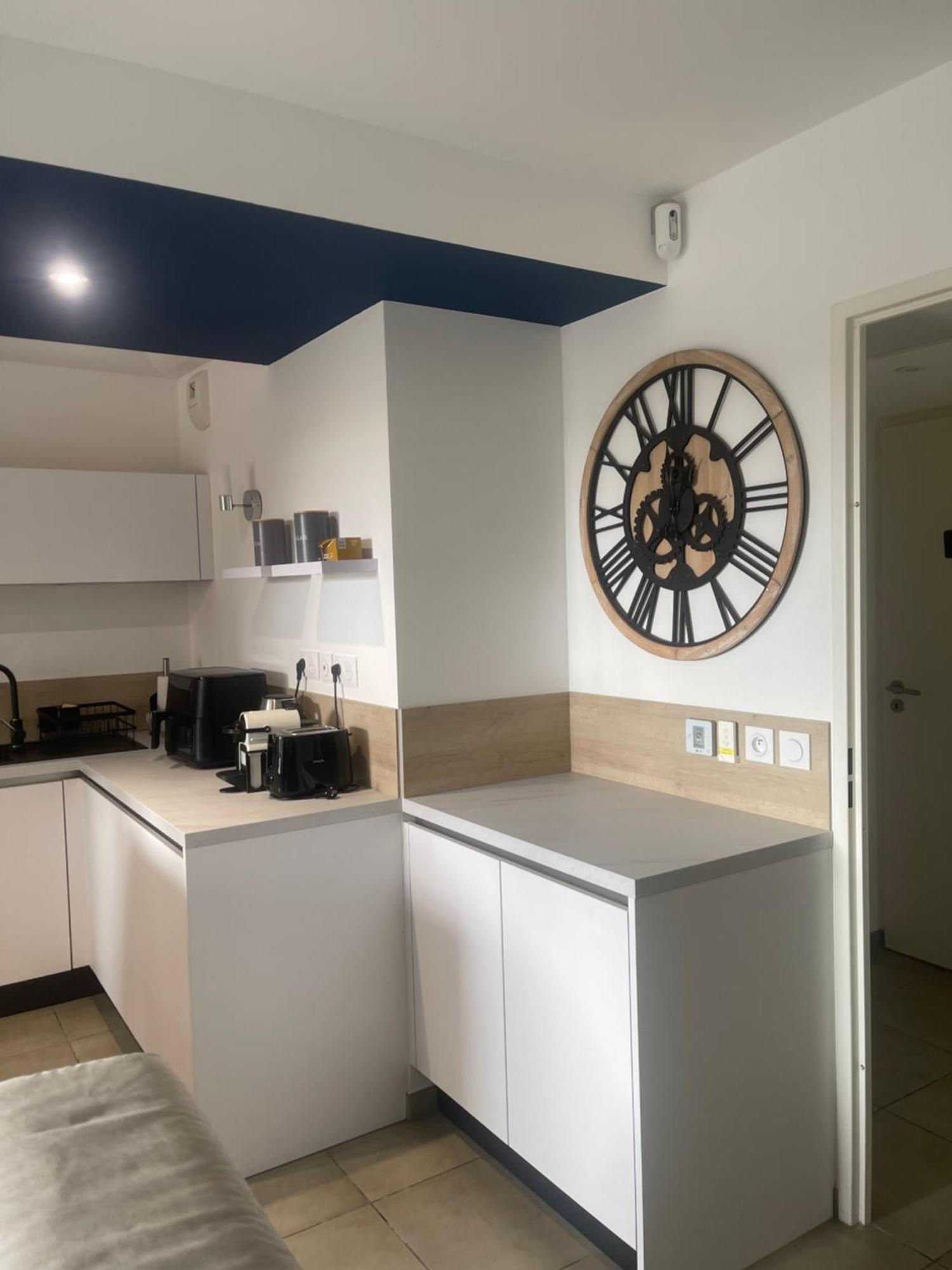 Moderne Luxueux Parking Ac Cote De La Nice